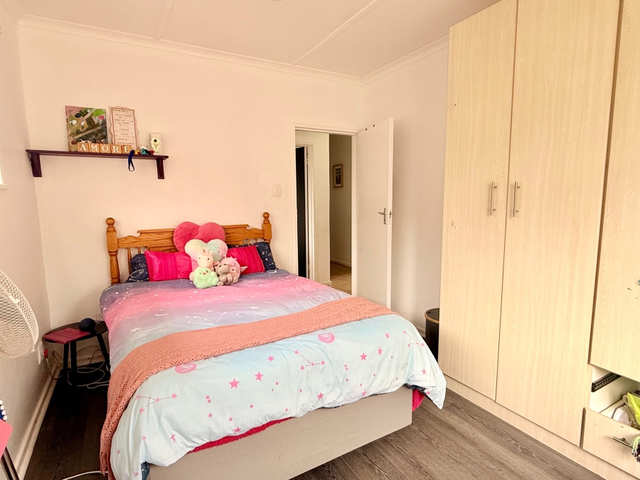 5 Bedroom Property for Sale in Sandbaai Western Cape